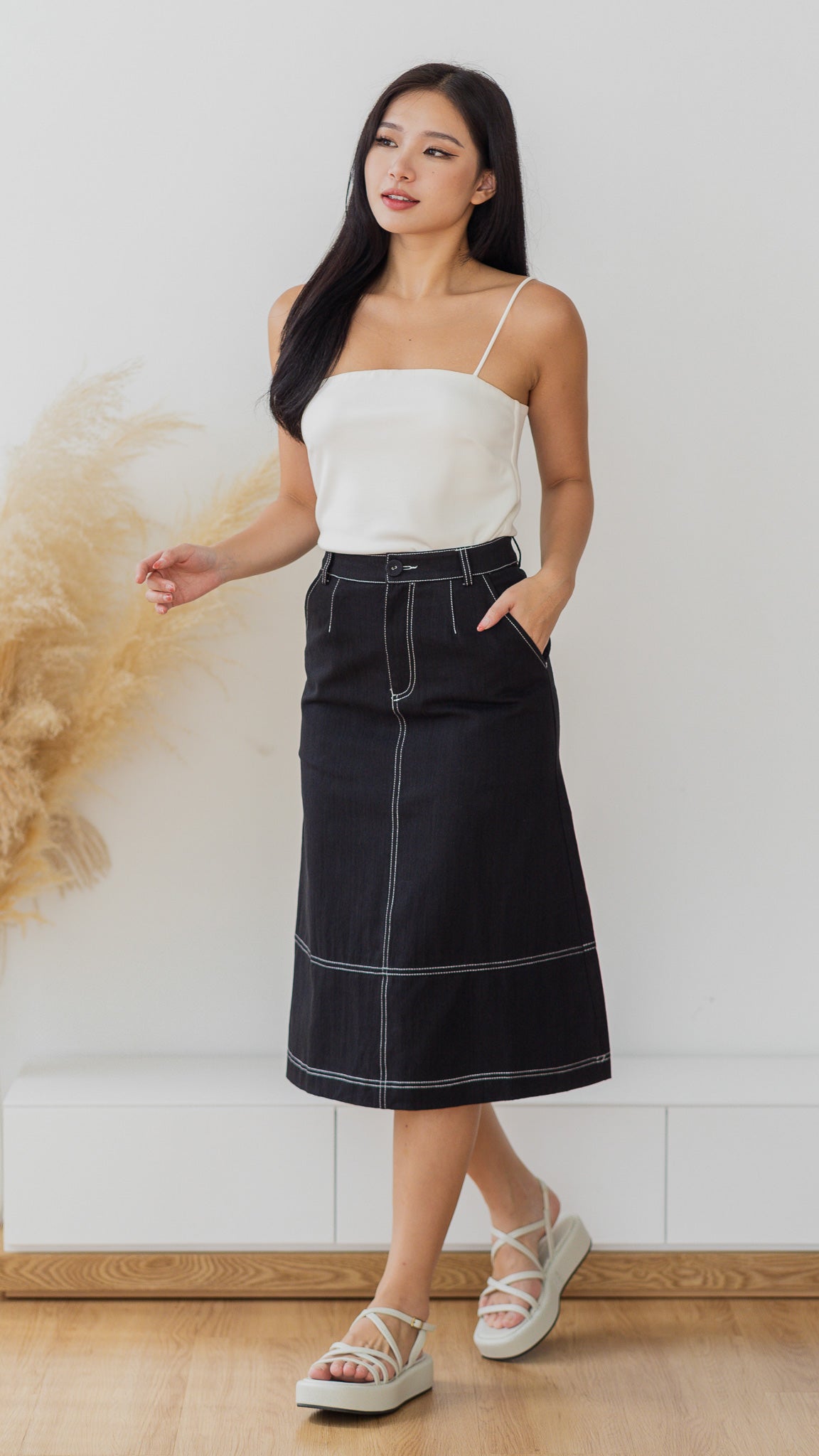 Black denim 2024 skirt contrast stitching